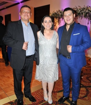 David Castro, Sorayda Peña de Castro y Omar Yanes