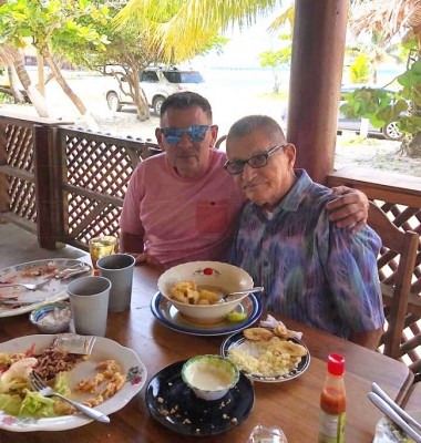 Dicky Rodriguez y su papi en Masca.