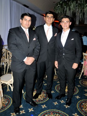 Los caballeros del cortejo: Diosado Hernández, Juan Carlos Hernández y Luis Fernando García