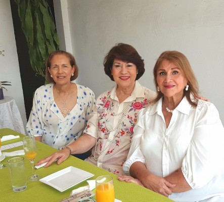 Emily Canahuati, María del Carmen Álvarez y Farah Robles.