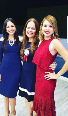 Geraldina Gonzales con sus bellas hijas