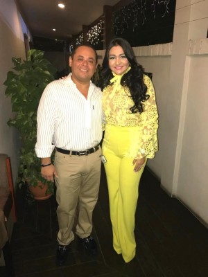 Hubert y su bella esposa Melissa López