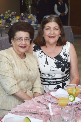 Iris Caraccioli de Robles y Reyna de Peraza