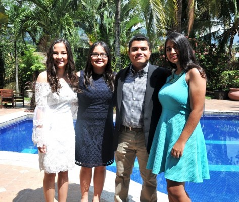 Ivana Ling, Gabriela Villanueva, Fernando Cruz y Keyla Perdomo