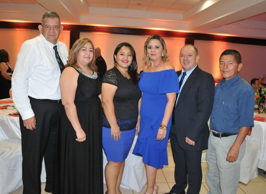 John Anderson, Jenny Wills, Jennifer Romero, Elsy y Carlos Romero y Rolando Romero