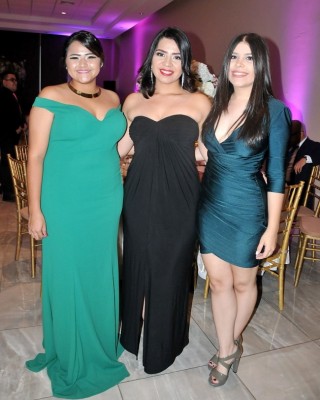 Keiry Vallecillo, Jennifer Camacho y Victoria Irías