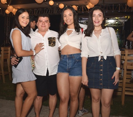 Kensy Antunez, Hanl Palma, Katleen Bronfield y Gabriela Quijada