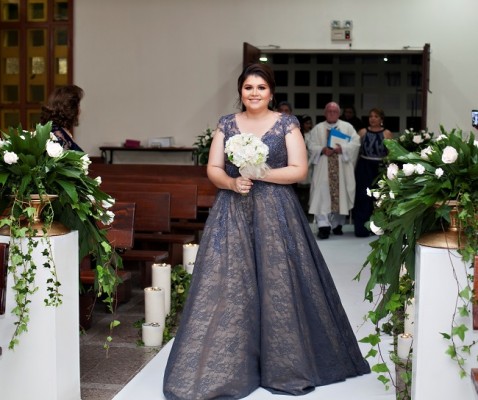 La dama de honor y hermana de la novia, Samantha López de Castellón