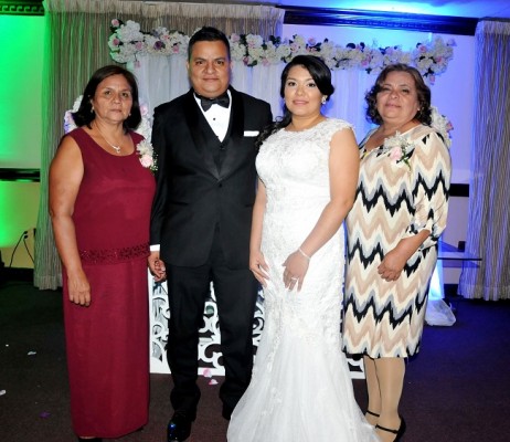 La madre de la novia, Digna Guzman, Nestor Muñoz, Isis Guerra y la madre del novio, Mayra Gómez