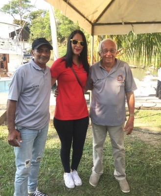 Lilian Rivera con los jueces del torneo Billfish Open 2018