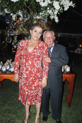 Los padres del novio, Gladys de López e Hilario López
