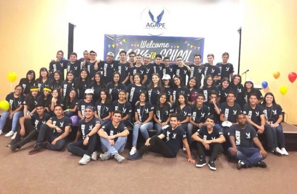 Los seniors 2018 de la Agape Christian Academy estan listo para coronar su ciclo académico durante su esperada graduación