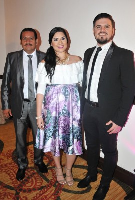 Marco Rivera, Sally Villela y Cristian Rivera