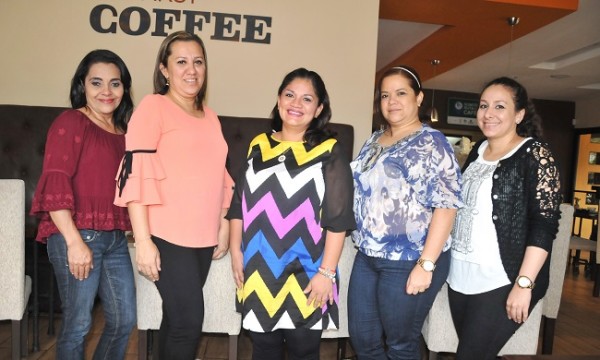 Maribel Maradiaga, Eva Orellana, Virginia Paz de Irías, Gabriela Torres y Emmy Murillo
