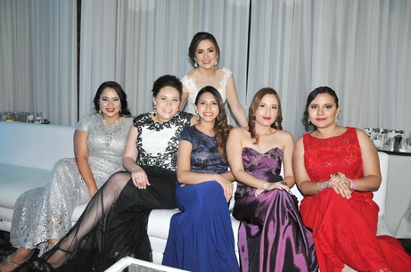 Marisol Villalobos, Mirna Meléndez, Nadia Méndez, Ana Reyes, Iliana Moreira y Angelina Moreira