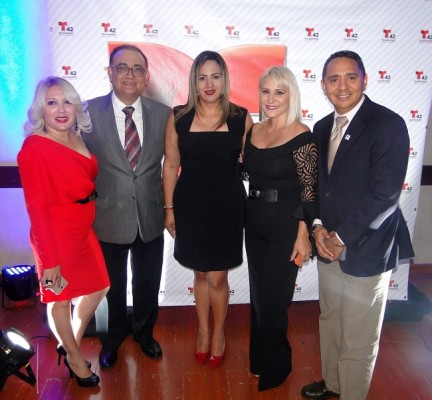 Miriam Torres, Mario Flores, Melissa Sandres, Rossina y Leonel Espinoza