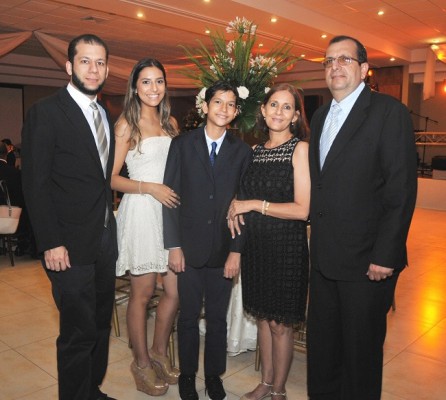 Renzo Castro, Diana Castro, Ricardo, Diana y Renzo Castro