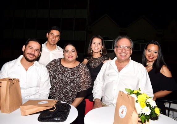 Salomón Kattán, Jorge Pineda, Jeannette Talavera Salomón, Patricia Reynaud, Víctor Kattán y Sonia López