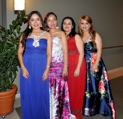 Yanira Gonzáles, Mariela Gonzáles, Sonia Dominguez y Lesly Gonzáles