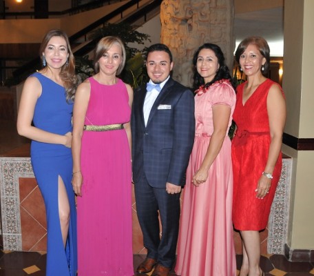 Andrea Peña, Lesly Ordóñez, Manuel Jaco, Ana Jaco e Isabel de Peña