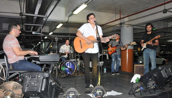 Rodolfo Bueso delitó al publico con su música
