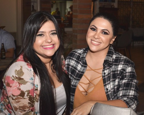 Claudia Villanueva y Cindy Vargas