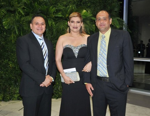 Daniel Merino, María del Carmen Meza y José Meza