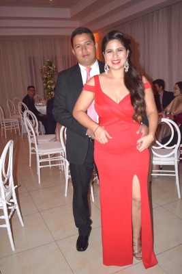 Dennis Carvajal y Stephanie Ayala de Carvajal