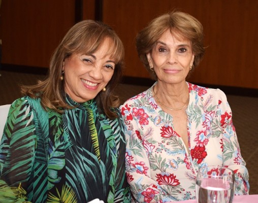 Iliana Herrera y María Esther de Pineda