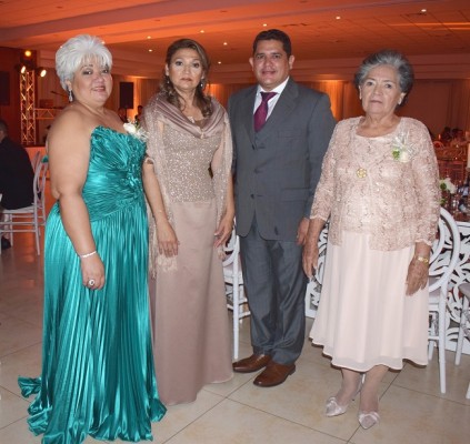 Irina Vargas, Desire Flores, Eddy Vargas y Rosa América Mejía.