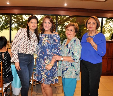 Karla Gallo, Johana Fajardo, Ela Rodríguez y Dora Lumbí