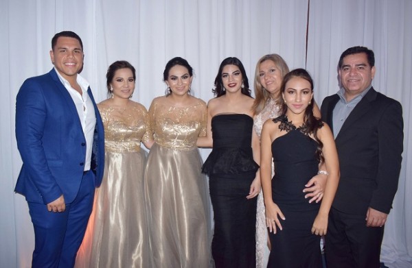 Luis Ordóñez, Vanny, Xenia e Ilsa Bohorquez, Delmi Licona, Melanie Bohorquez y Armando Bohorquez