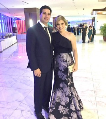 Melissa Villegas Canahuati y su guapo esposo