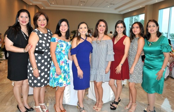 Nadia y Margarita Pineda, Patricia Zúniga, Denia María, Perla Castellanos, Michelle Montoya, Alexandra Navas y Sandra Lilí Alvarado