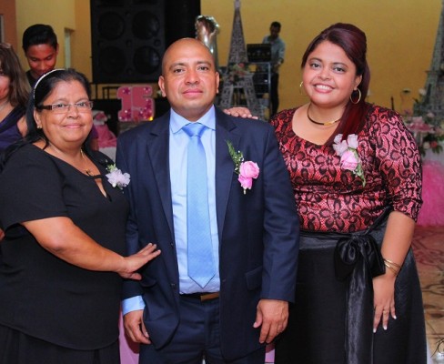 Nohemy, Francisco y Karina Zuniga