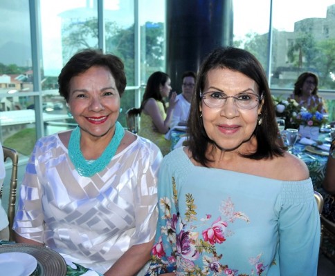 Sandra Corleto y Esperanza de Sandoval