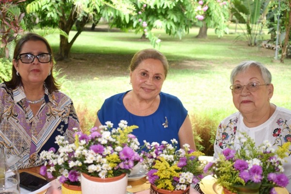 Sussana Prieto, Suyapa de Galdámez e Irma de Sikaffy