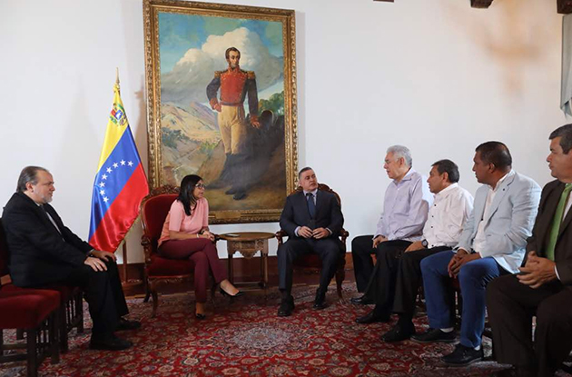 Gobierno de Venezuela excarcela a otro grupo de presos políticos