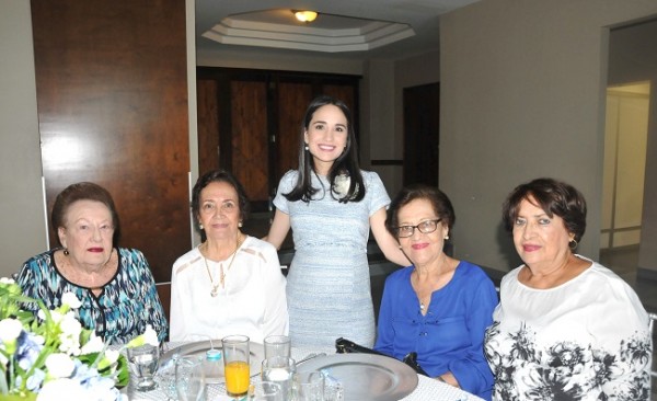 Ana Lucia de Ronen, Bertha Fiszman, Yolanda de Soto, Yoyita Pineda y Margarita Monzón