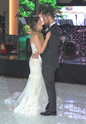 Precio y alegre la boda de Carol Hernández y Alexander Torres