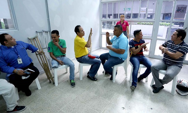 Capacitan personas con retos especiales sobre la nueva masculinidad y prevención de la violencia