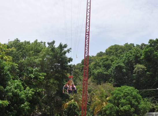 Los primero en lanzarse del Sky Swing.