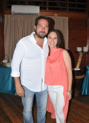 Emilio Maldonado con su esposa Helena Gonzales de Maldonado.