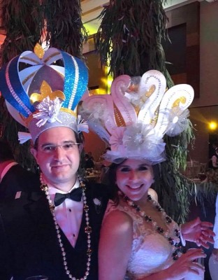 El rey y la reina del gran carnaval en sus bodas, Jorge Bahaia y Ana Pacheco, en una noche de completa e inolvidable diversión