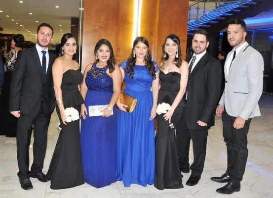 Emilio Espinoza, Diana Zacapa, Diana Torres, Alba Mejía, Skarleth Munguía, Daniel Alvarado y Nelson Piedi