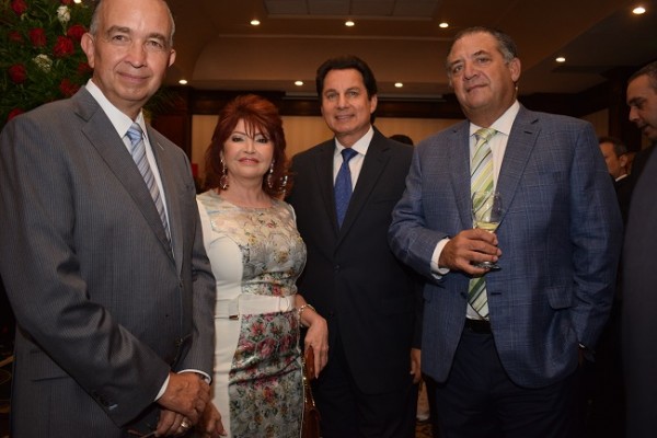 Ernesto Lazarus, Maritza Lara, Mario Canahuati y Emilia Medina