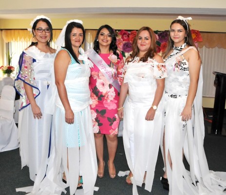 Estefany Castellanos, Carmen Trochez, Mariely Amaya, Marisol Madrid y Marcela Aguilar