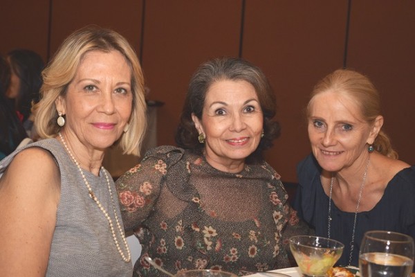 Estela Bueso, Melanie Fasquelle y Gillian Cheldi