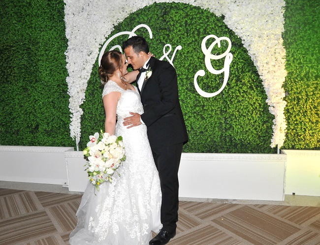 La historia de amor de Gabriela y Ricardo hecha boda