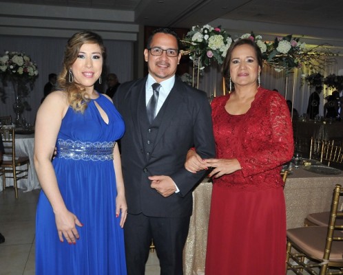 Gabriela de Armijo, Eduardo Armijo y Gladys Armijo